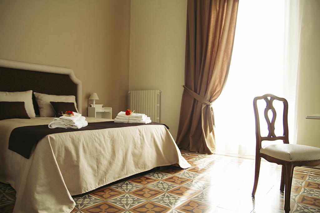 Palazzo Bianchi Domus Holidays Trani Exteriör bild
