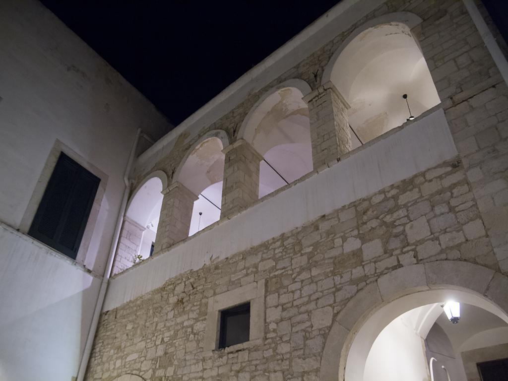 Palazzo Bianchi Domus Holidays Trani Exteriör bild