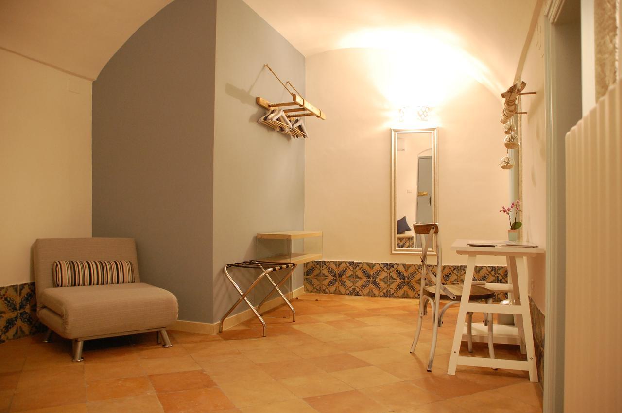 Palazzo Bianchi Domus Holidays Trani Exteriör bild