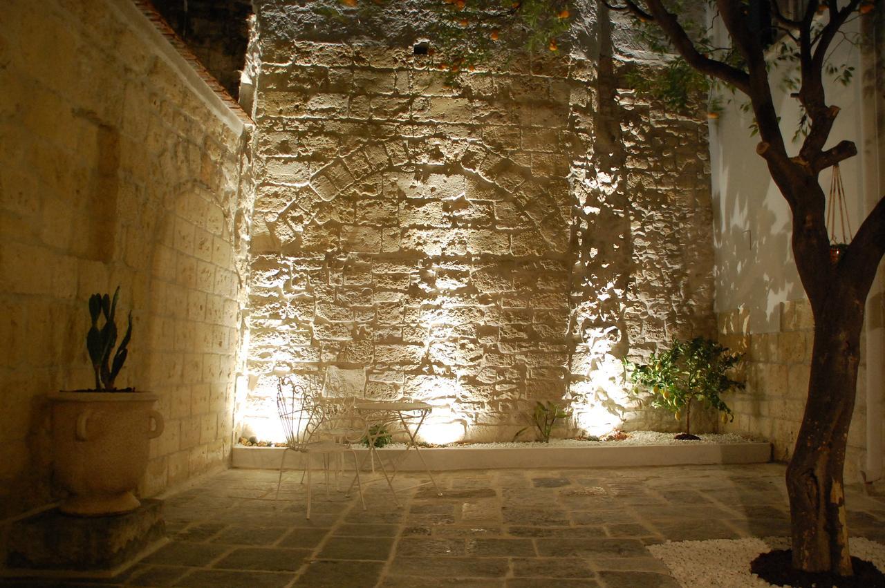 Palazzo Bianchi Domus Holidays Trani Exteriör bild