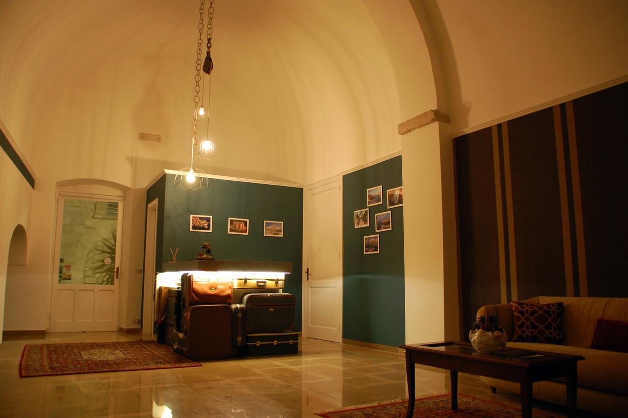 Palazzo Bianchi Domus Holidays Trani Exteriör bild