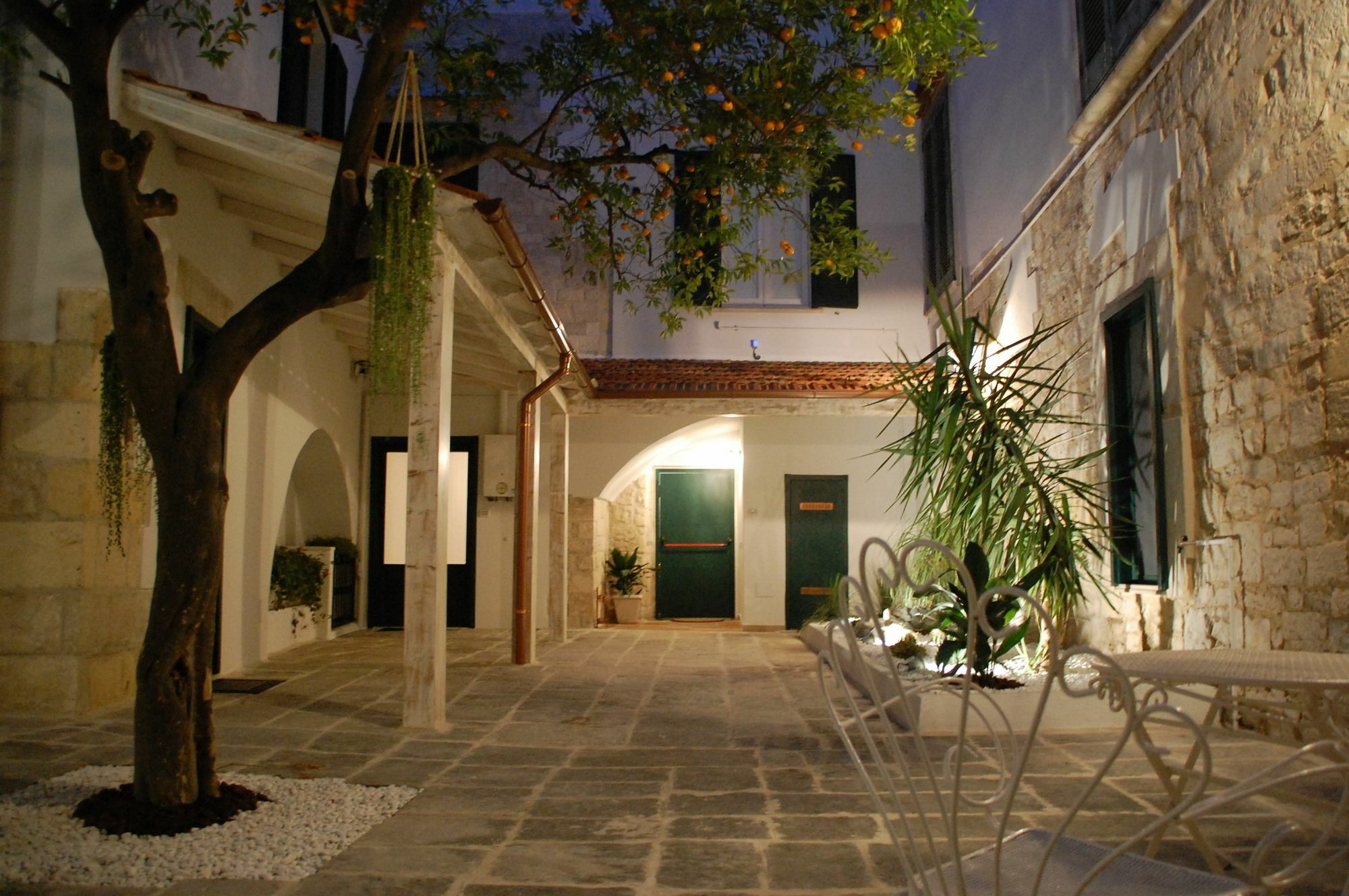 Palazzo Bianchi Domus Holidays Trani Exteriör bild